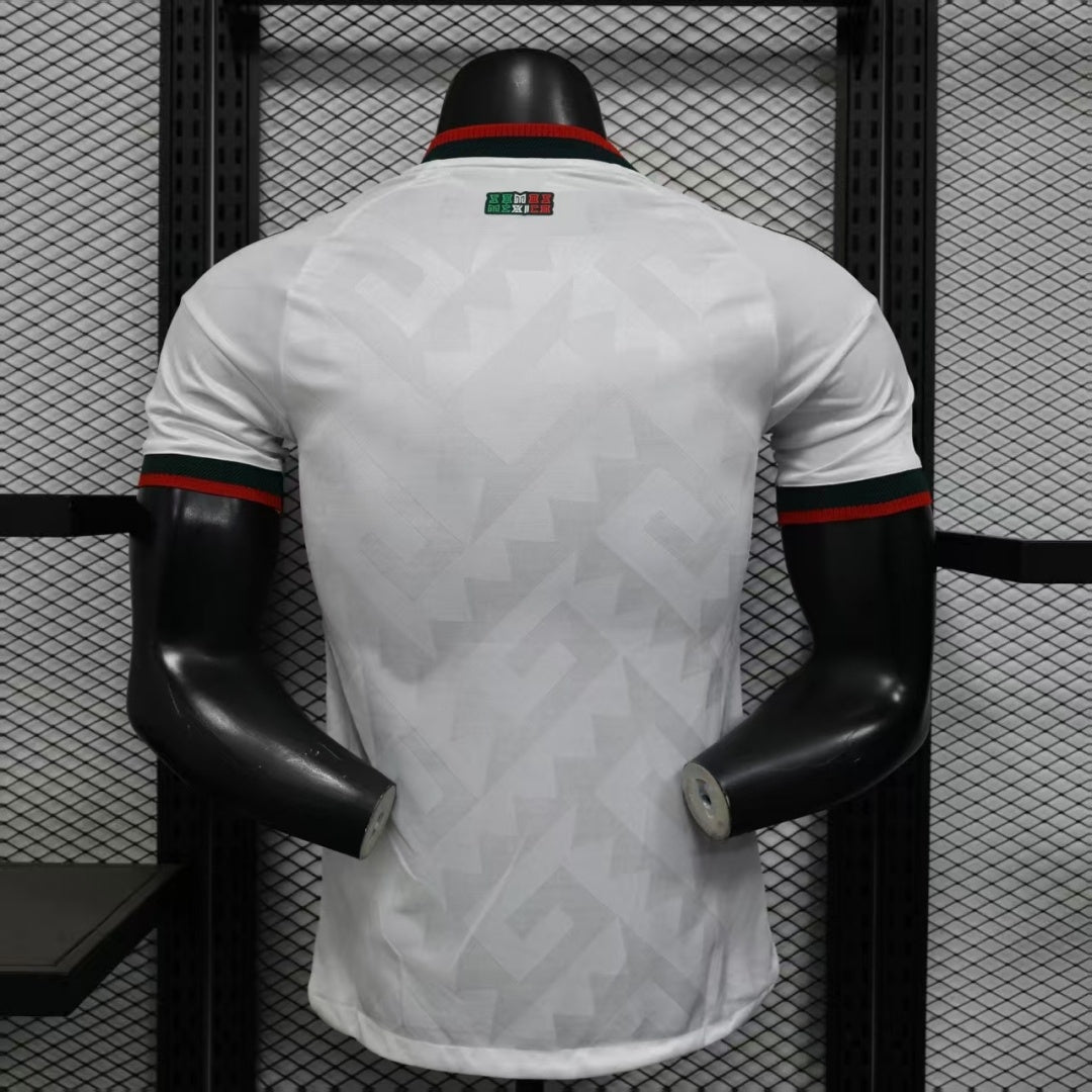 Maillot extérieur Mexique 25/26 de l'équipe Le 12 -ème Maillot, maillot de football avec logo et détails du design.