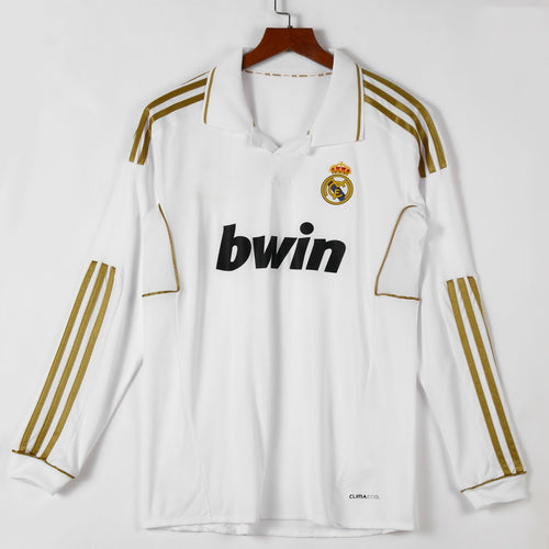 Maillot rétro domicile de Real Madrid 2011-2012 à manches longues, par Le 12 -ème Maillot, en blanc avec détails en bleu