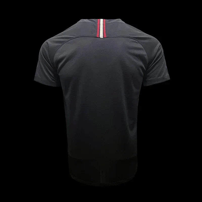 Maillot rétro PSG 2018/2019 de Le 12 -ème Maillot, maillot de football avec logo et design vintage, vue de face.