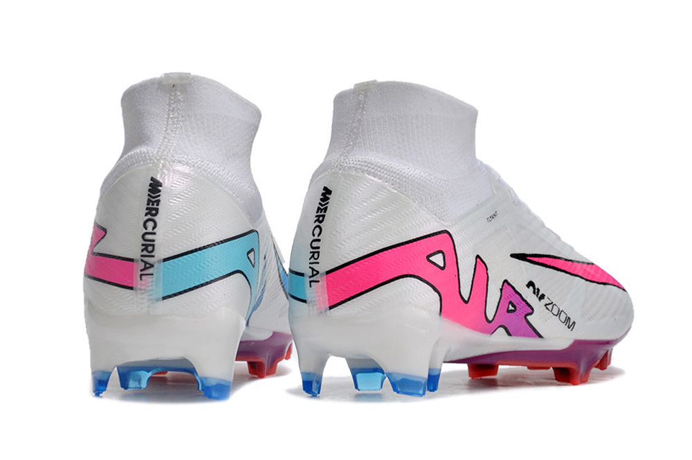 Crampons Mercurial Superfly IX Elite pour football, chaussure de sport avec pointes en acier, conçu pour la performance sur le terrain.