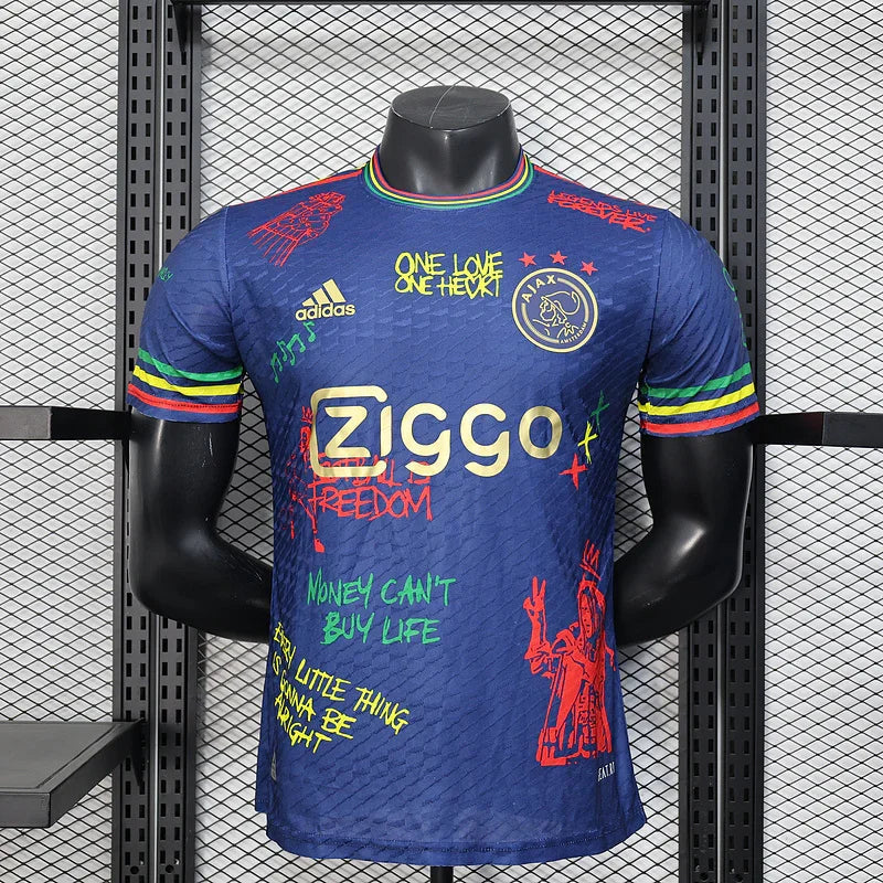 Maillot Ajax concept 2025-26 de Le 12 -ème Maillot, maillot de football avec logo Ajax et design innovant.
