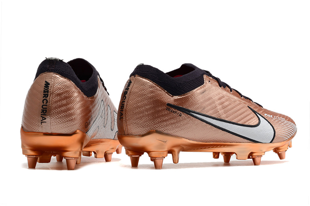 Crampons Mercurial Vapor XV Elite de Le 12 -ème Maillot, chaussures de football avec crampons pour performance optimale.