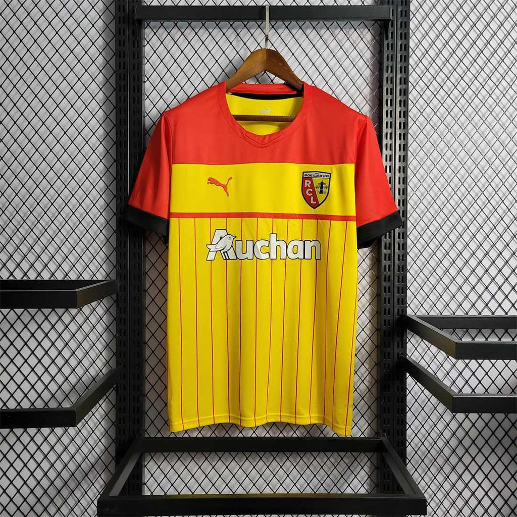 Maillot Lens 2022-23 de Le 12 -ème Maillot, maillot de football avec logo du club et design officiel, vue de face.