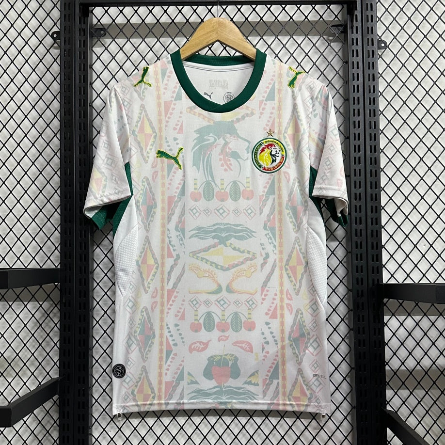 Maillot extérieur Sénégal 25/26 de Le 12 -ème Maillot, maillot de football avec logo national et design aux couleurs du Sénégal.