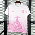 Maillot de football Brésil rose pour enfants 25/26 ans, marque Le 12 -ème Maillot, avec logo et détails colorés.