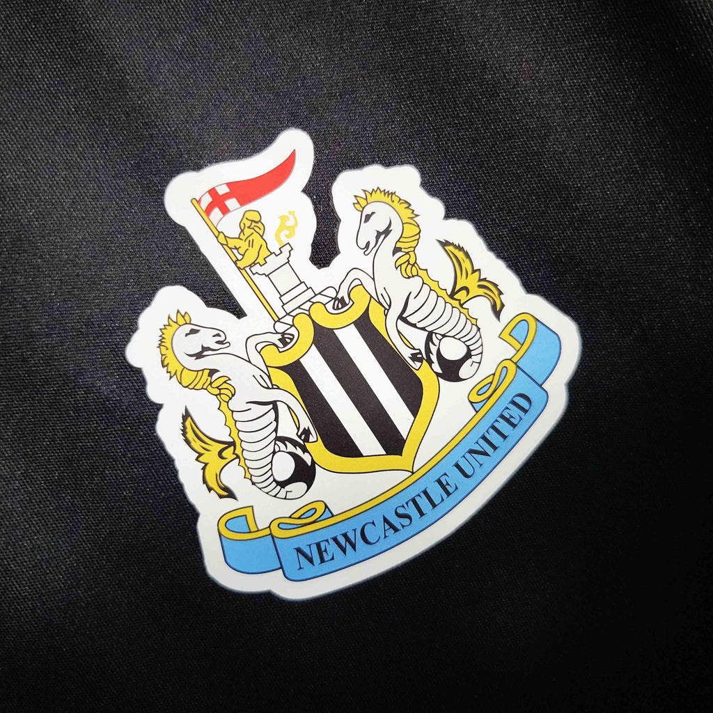 Maillot d'entraînement Newcastle 2023-24 de Le 12 -ème Maillot, vue de face avec logo et design sportif.
