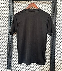 Maillot 25/26 Japon Le 12 -ème Maillot noir avec design spécial pour jeunes, vue de face.