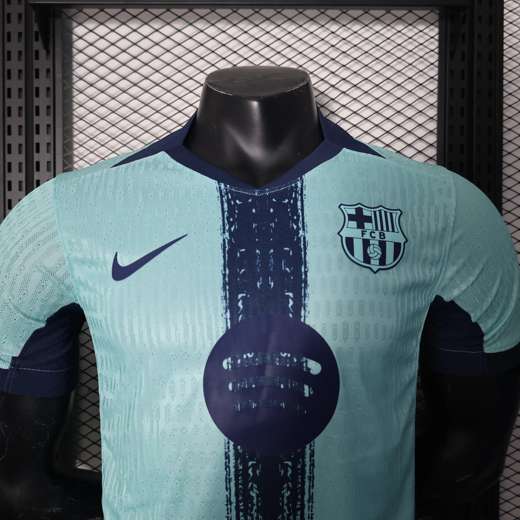 Maillot FC Barcelone Concept 2025 de Le 12 -ème, vue du devant avec logo et design moderne de l'équipe.