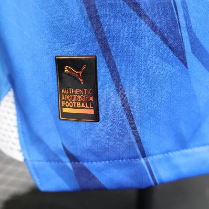Maillot de football AL-Hilal 2023-24, maillot officiel de l'équipe, avec logo et détails du design.