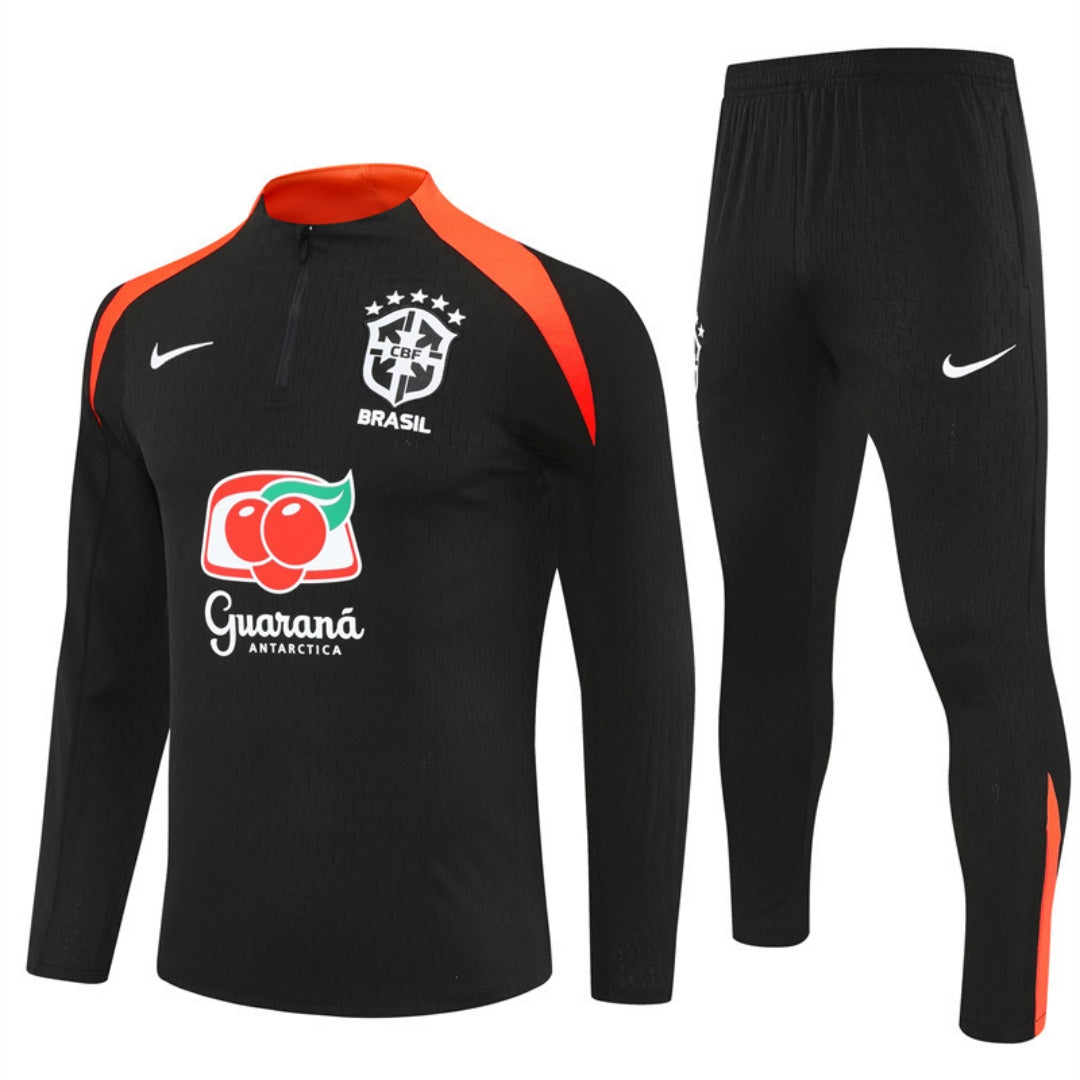 Ensemble de football Brésil noir Le 12 -ème Maillot pour enfants, maillot de sport avec logo et design en noir.