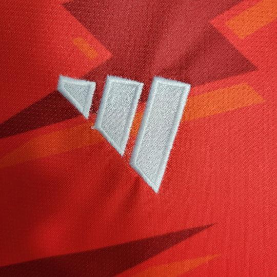 Maillot d'entraînement Arsenal 2023-2024 Le 12-ème Maillot, maillot de football avec logo officiel, vue frontale.