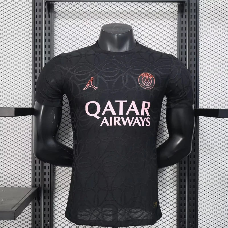 Maillot PSG concept 2025-26 Le 12 -ème Maillot, maillot de football avec logo du PSG et design futuriste visible sur le devant