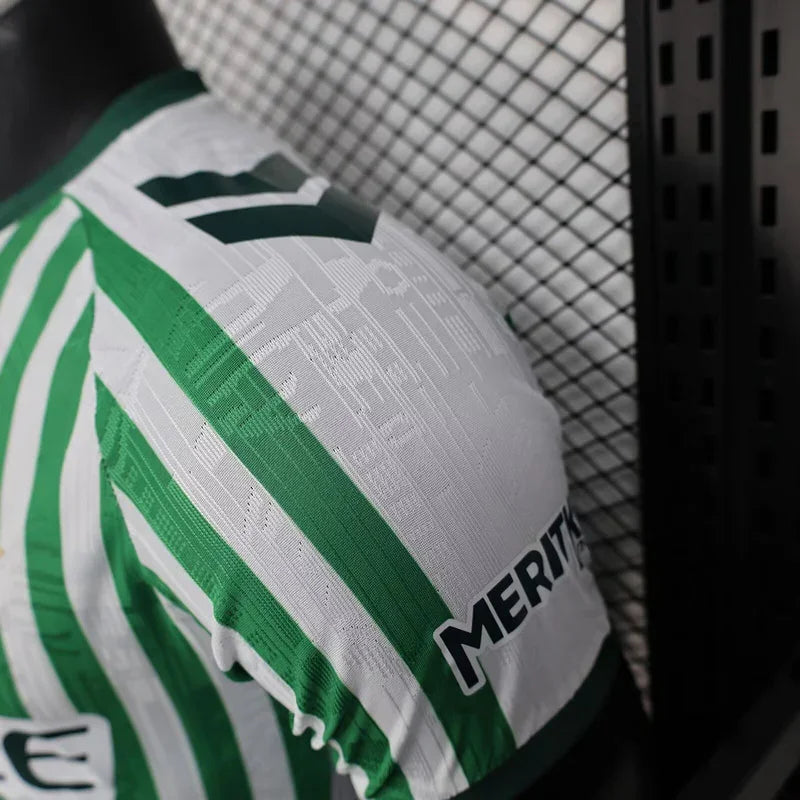 Maillot Bétis concept 2025-26 de Le 12 -ème Maillot, maillot de football vert avec logo et détails modernes.