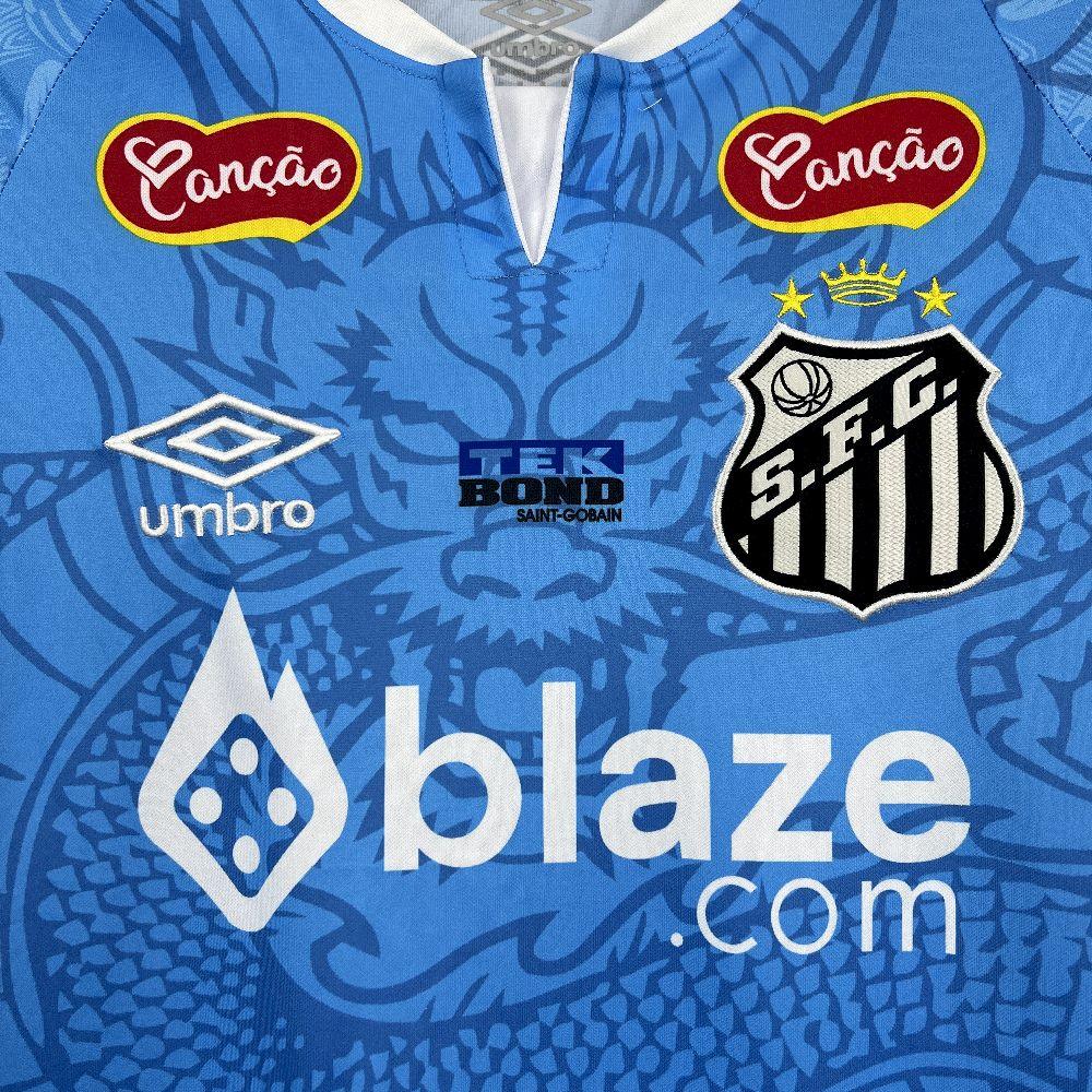 Maillot Santos concept 2025-26 de Le 12 -ème Maillot, maillot de football avec design innovant et couleurs vives.