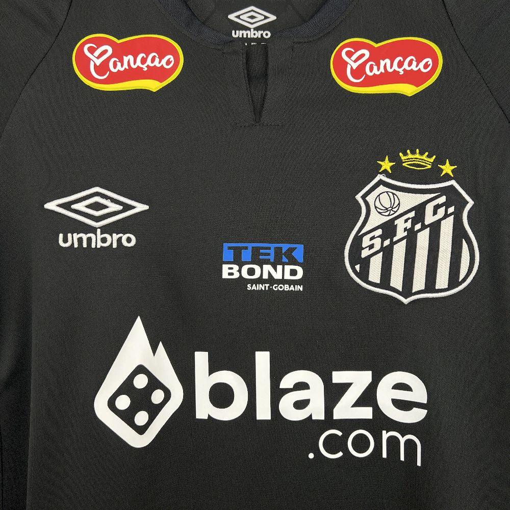 Maillot Santos concept 2025-26 de Le 12 -ème Maillot, vue avant avec design moderne et couleurs vives.