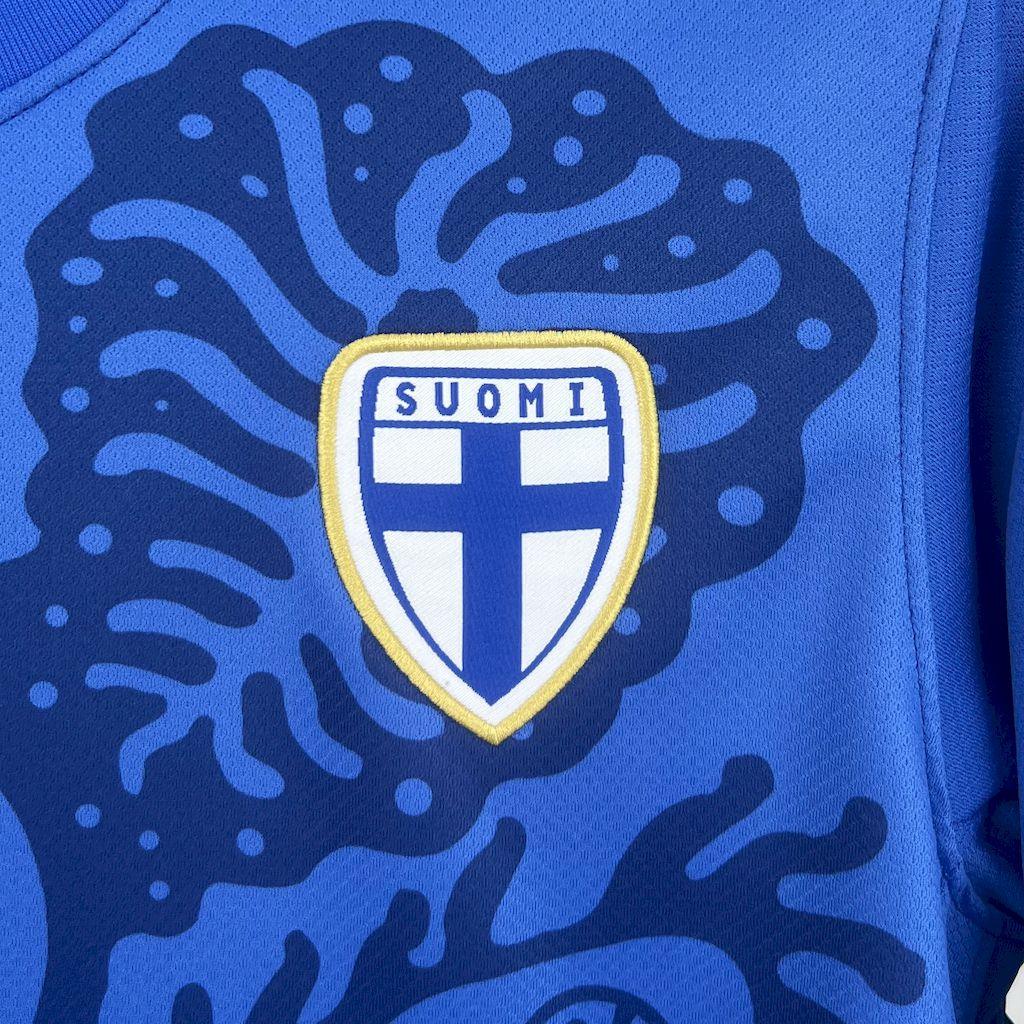 Maillot extérieur Finlande 2025-26 Le 12 -ème Maillot, vue de face avec logo et détails du design sportif.