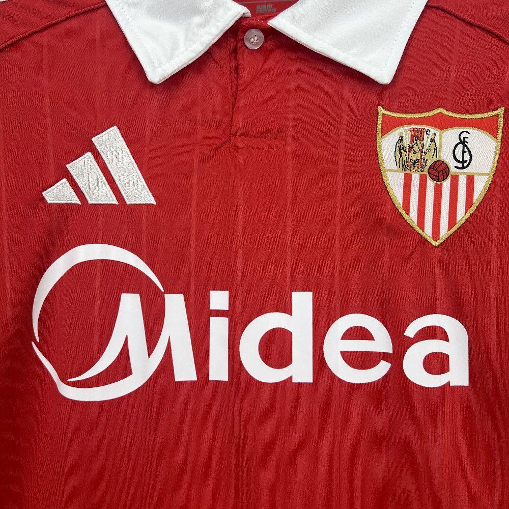 Maillot extérieur du Séville FC 2025-26, modèle Le 12 -ème Maillot, vue frontale avec logo et motifs sportifs.