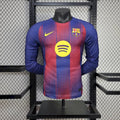 Maillot FC Barcelone manches longues 2025-26 Le 12 -ème Maillot, jersey de football bleu et grenat avec logo du club.