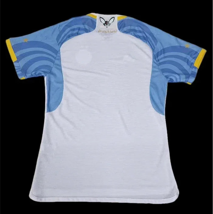 Maillot Algérie 2023-2024, nouvelle édition bleu blanc, de la marque Le 12, avec design sportif et détails officiels.