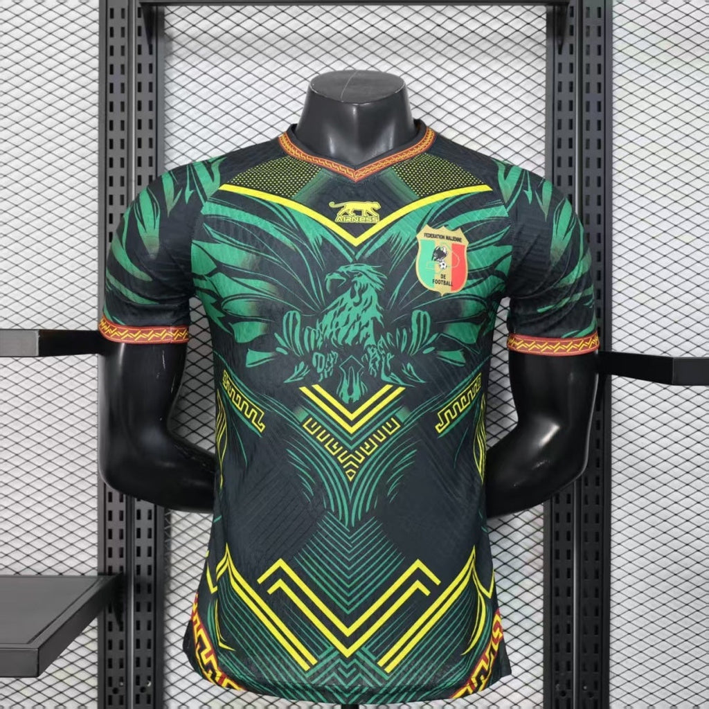 Maillot de football Mali 25/26 ans Le 12 -ème Maillot, maillot noir avec logo et détails sportifs.