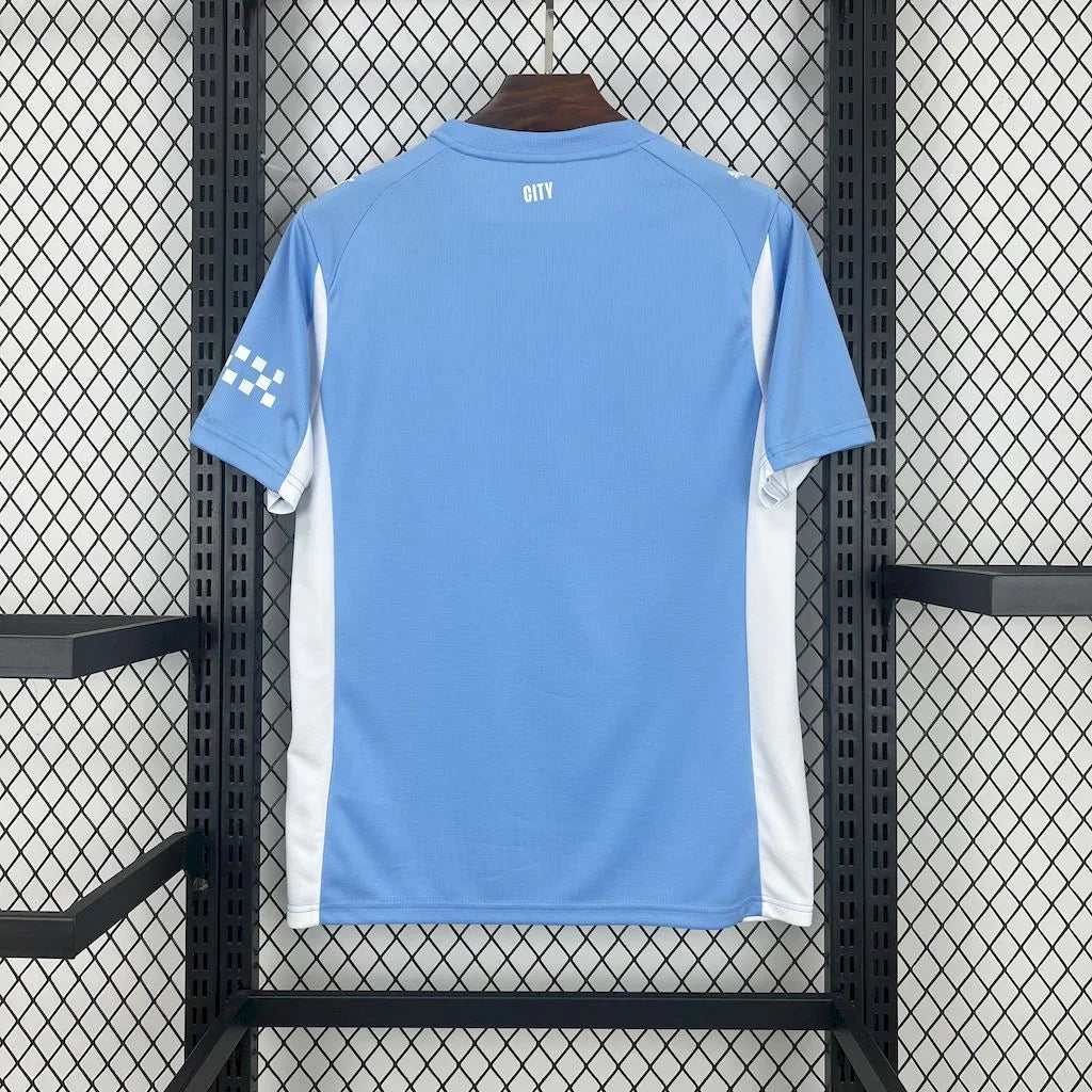 Maillot Manchester City 2025-26 de Le 12 -ème Maillot, vue de face avec logo et détails du maillot.