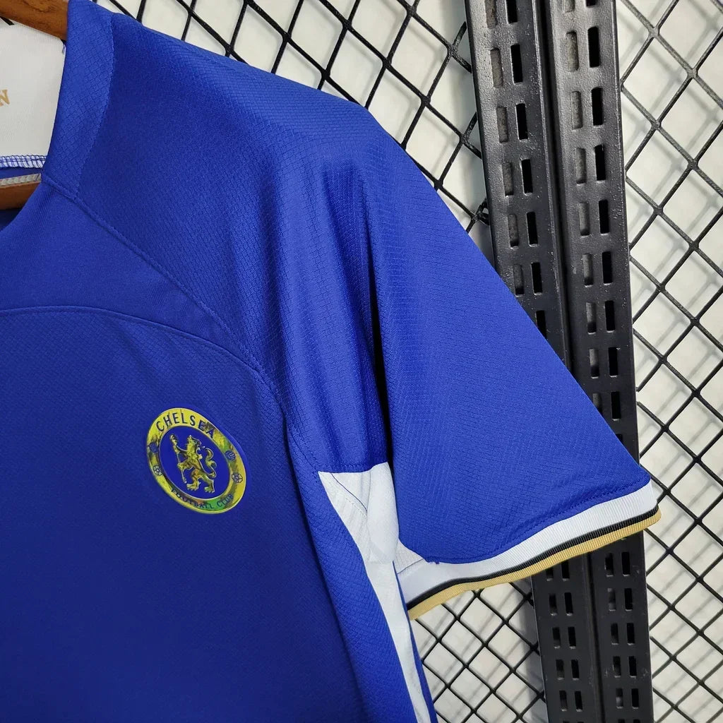 Maillot domicile Chelsea 2023-2024 Le 12 -ème Maillot, maillot de football avec logo et design officiel de la saison.
