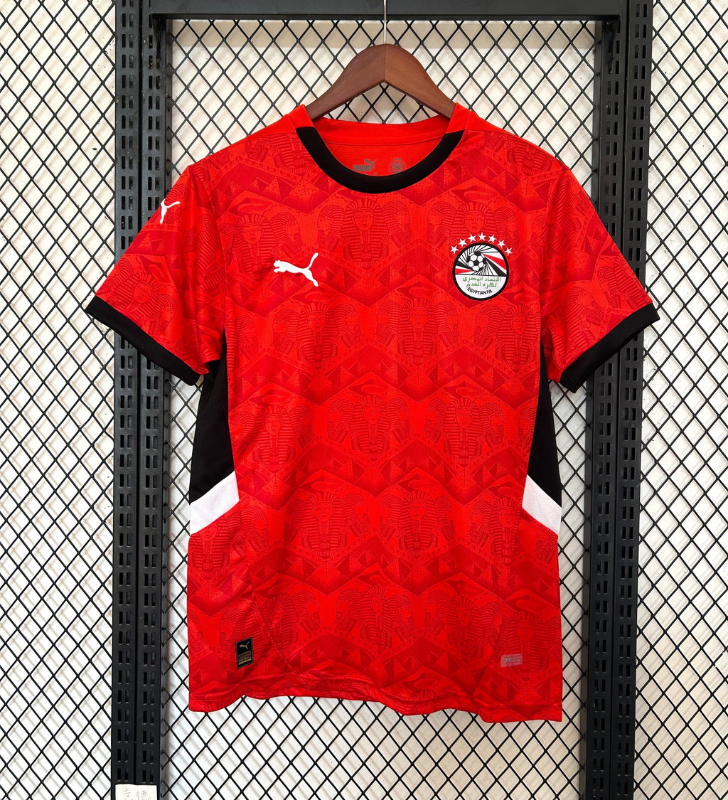 Maillot domicile 24/25 Égypte Le 12 -ème Maillot, maillot de football avec logo et design rouge et blanc, vue de face