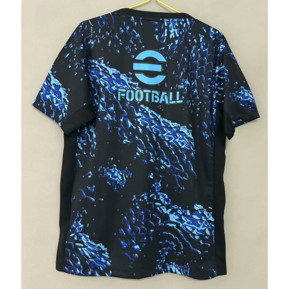 Maillot de football Inter Milan Le 12-ème, taille 25/26, couleur bleue, vue de face, détail du logo et design du maillot.