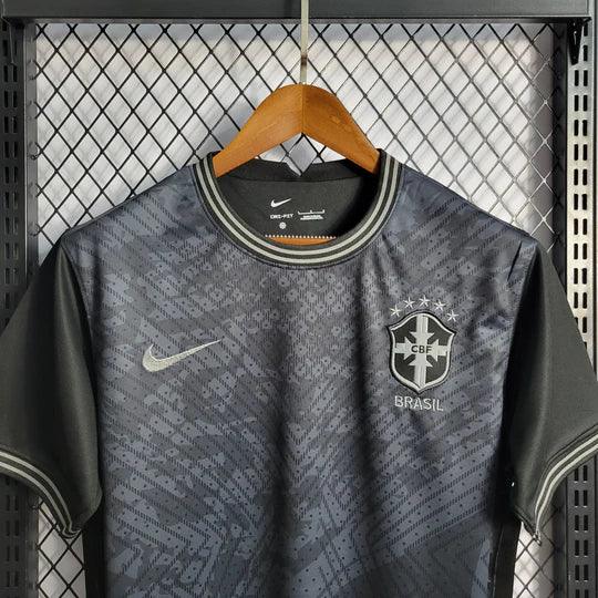 Maillot Brésil 2022 édition spéciale en noir avec logo Le 12 -ème Maillot, design élégant et sportif, vue de face.
