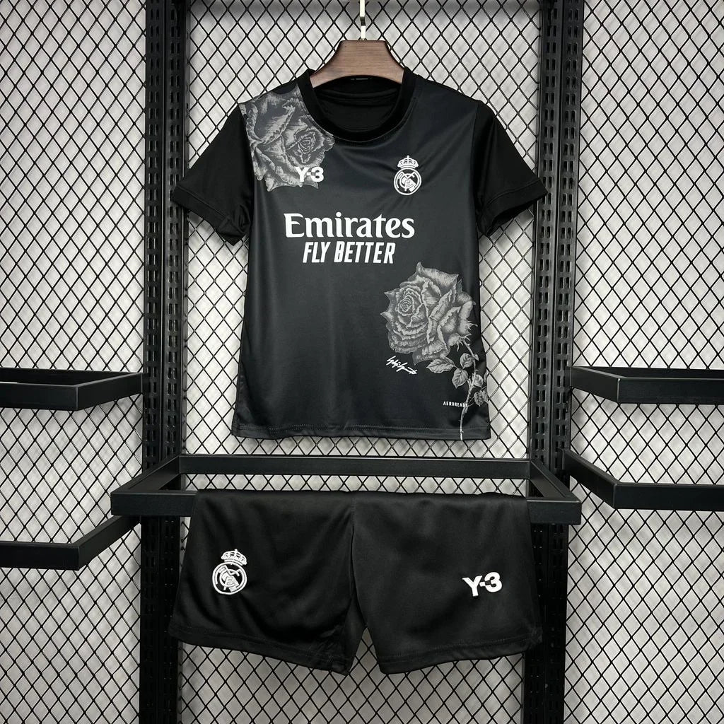 Kit enfant Real Madrid, maillot officiel de football pour enfants, avec logo et design authentique, par Le 12 -ème Maillot.