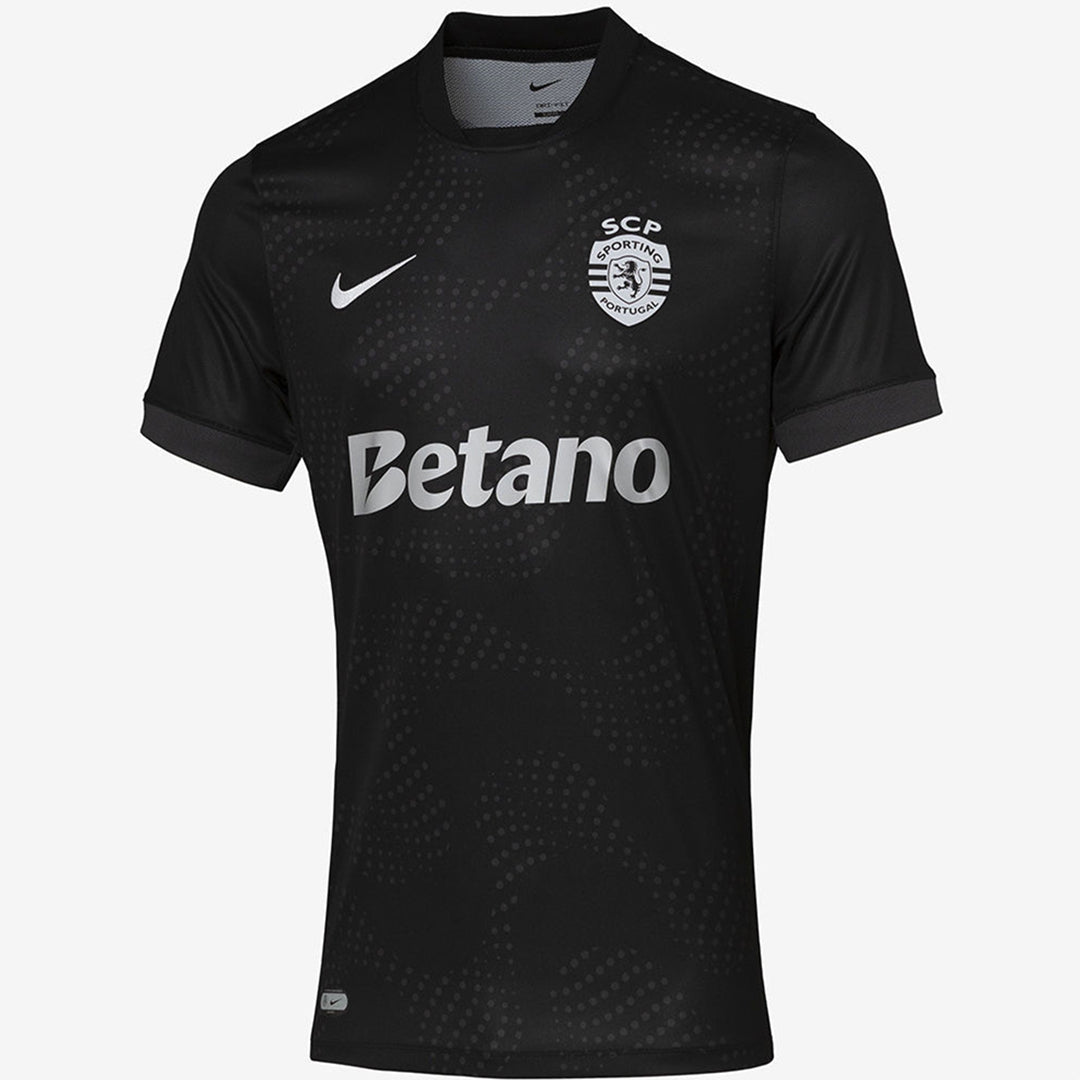 Maillot de football Sporting CP 25/26 noir, marque Le 12 -ème Maillot, vue de face avec logo et détails du maillot.
