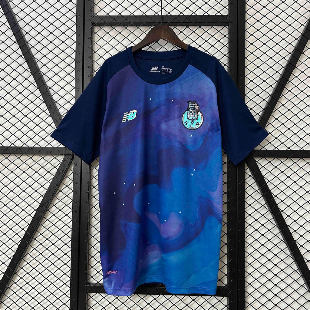 Maillot de football Porto Concept 2024-25 de Le 12 -ème Maillot, vue front avec logo et design moderne.