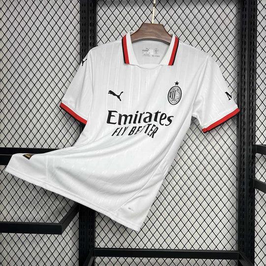 Maillot extérieur AC Milan 2024/2025 Le 12 -ème Maillot, vue de face avec logo et détails du design.