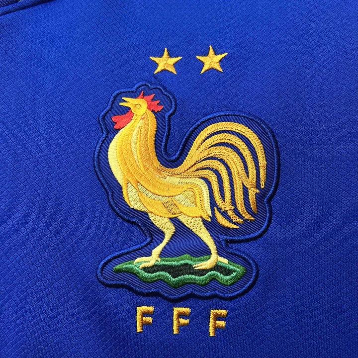 Maillot domicile de l'équipe de France de football 2024-2025 Le 12, maillot officiel EURO 2024, vue frontale.