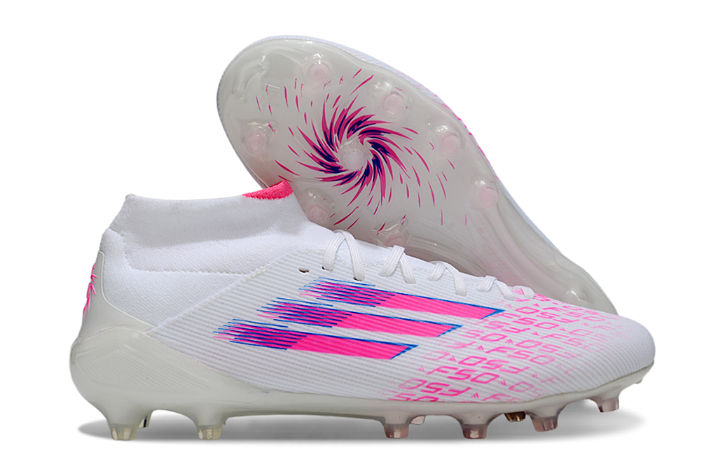 Crampons F50 Élite de Le 12 -ème Maillot, fixation robuste pour activités de montagne, avec pointes en acier durci.