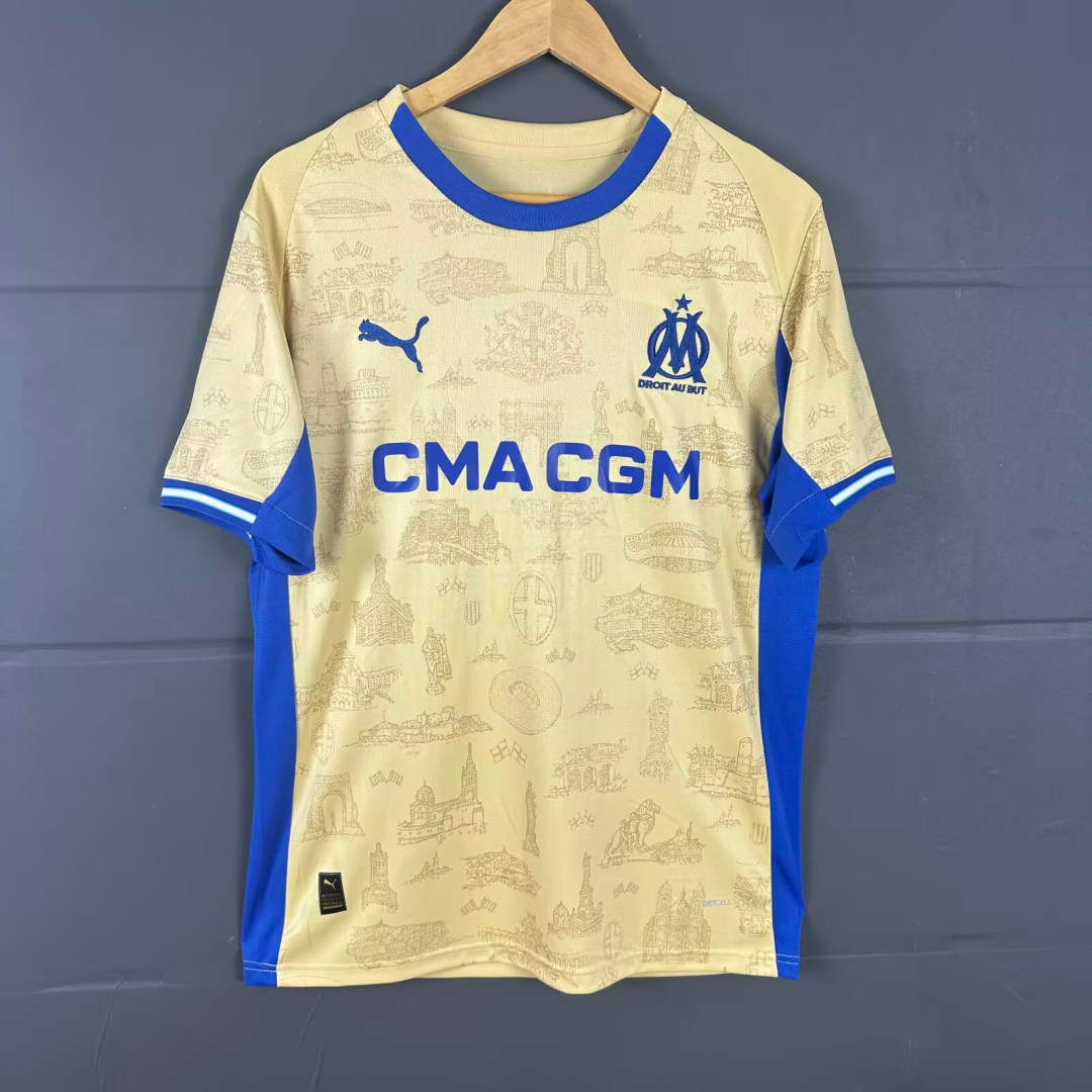 Maillot de football Marseille 25/26 Le 12 -ème Maillot, maillot jaune avec détails bleus et logos de l'équipe.
