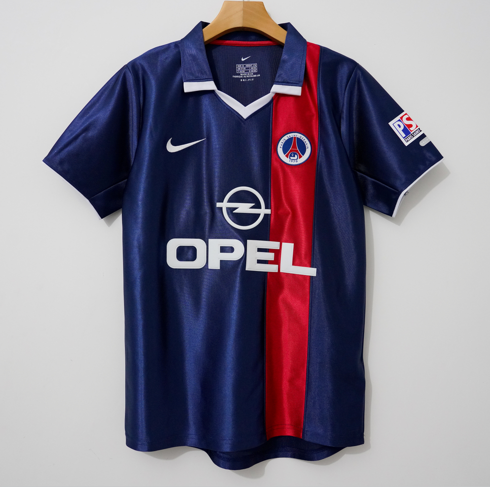 Maillot domicile rétro PSG 2001-2002 Le 12-ème Maillot, maillot de football bleu avec logo du club et détails classiques