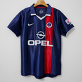Maillot domicile rétro PSG 2001-2002 Le 12-ème Maillot, maillot de football bleu avec logo du club et détails classiques