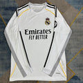 Maillot domicile Real Madrid manches longues, taille 25/26, marque Le 12 -ème Maillot, en tissu blanc avec logo du club.