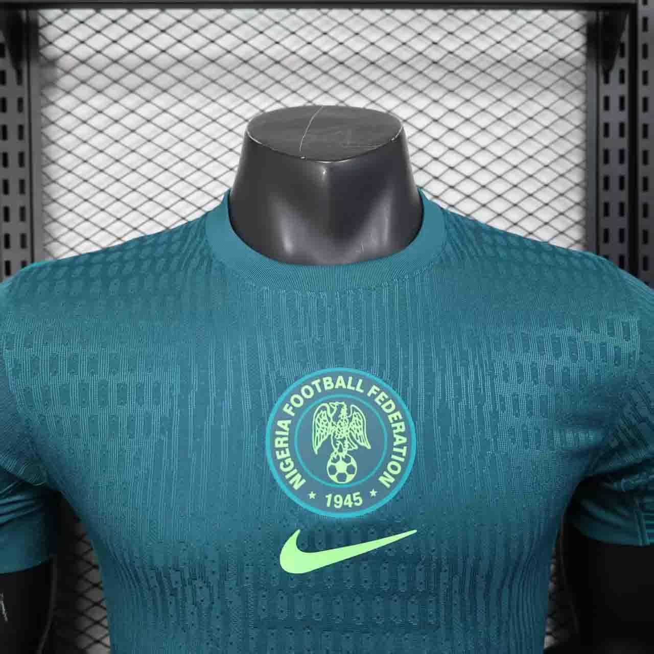 Maillot Nigeria concept 2025 de Le 12 -ème Maillot, maillot de football avec écusson et design Nigeria, devant en détail