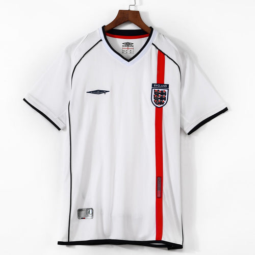 Maillot domicile rétro de l'Angleterre 2001-2003, marque Le 12ème Maillot, vue de face avec logo et détails traditionnels.