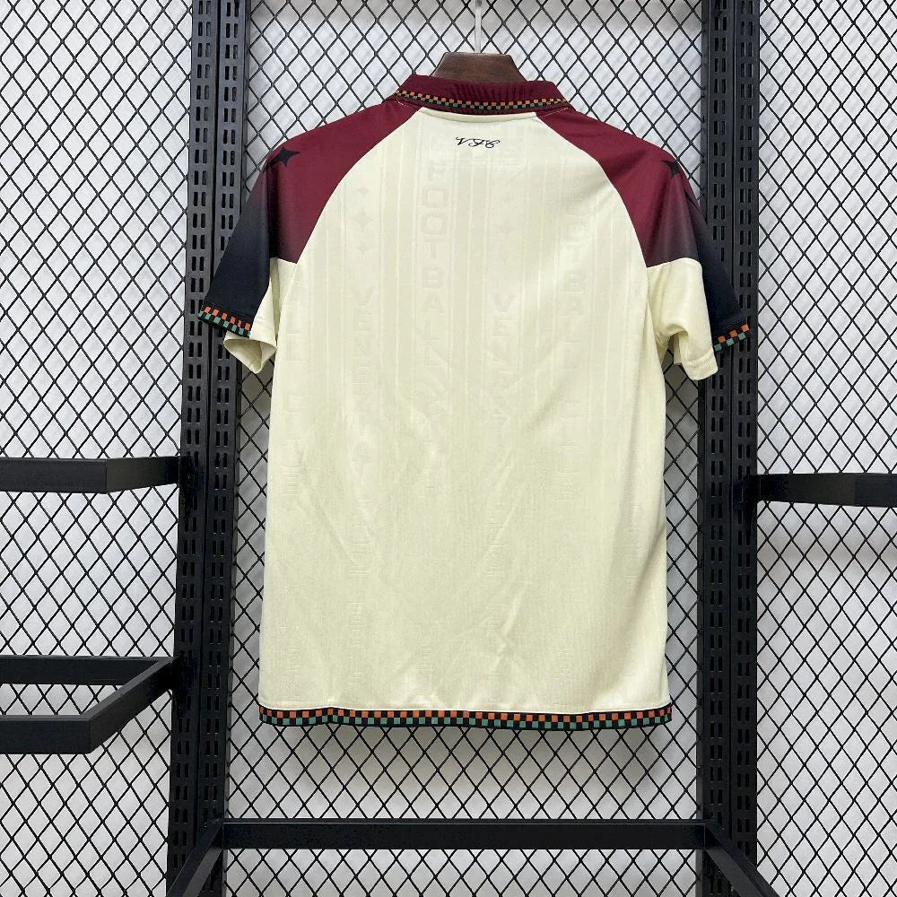 Maillot extérieur Venezia 2025-26 de Le 12 -ème Maillot, vue détaillée du maillot de football avec logo et design moderne.