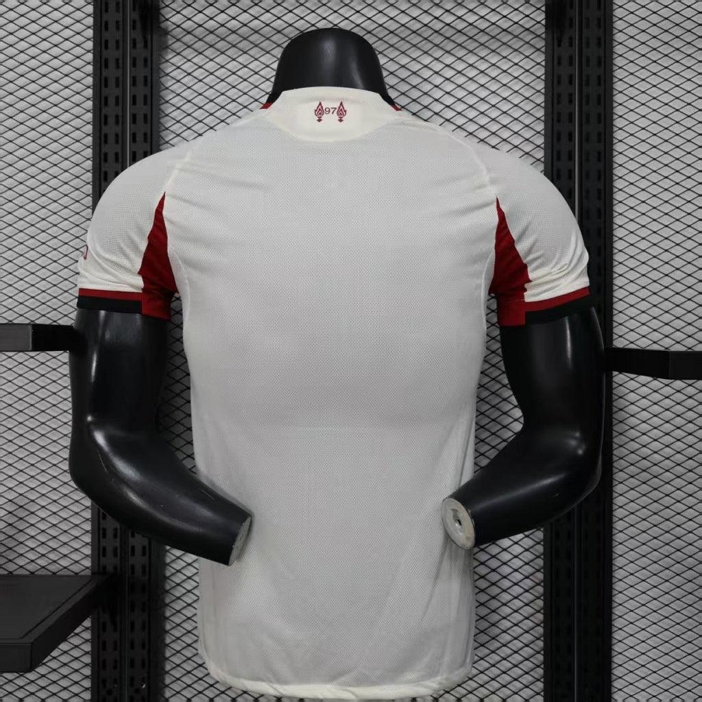 Maillot extérieur Liverpool 25/26 de l'équipe Le 12-ème Maillot, maillot de football avec logo et design officiel.