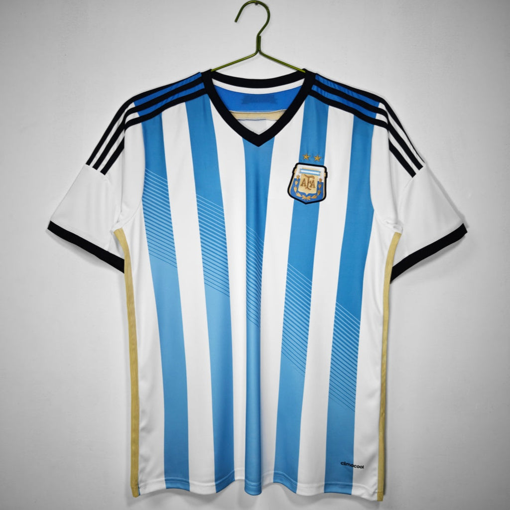 Maillot domicile rétro de l'Argentine 2014, marque Le 12 -ème Maillot, vue de face avec détails du design sportif.