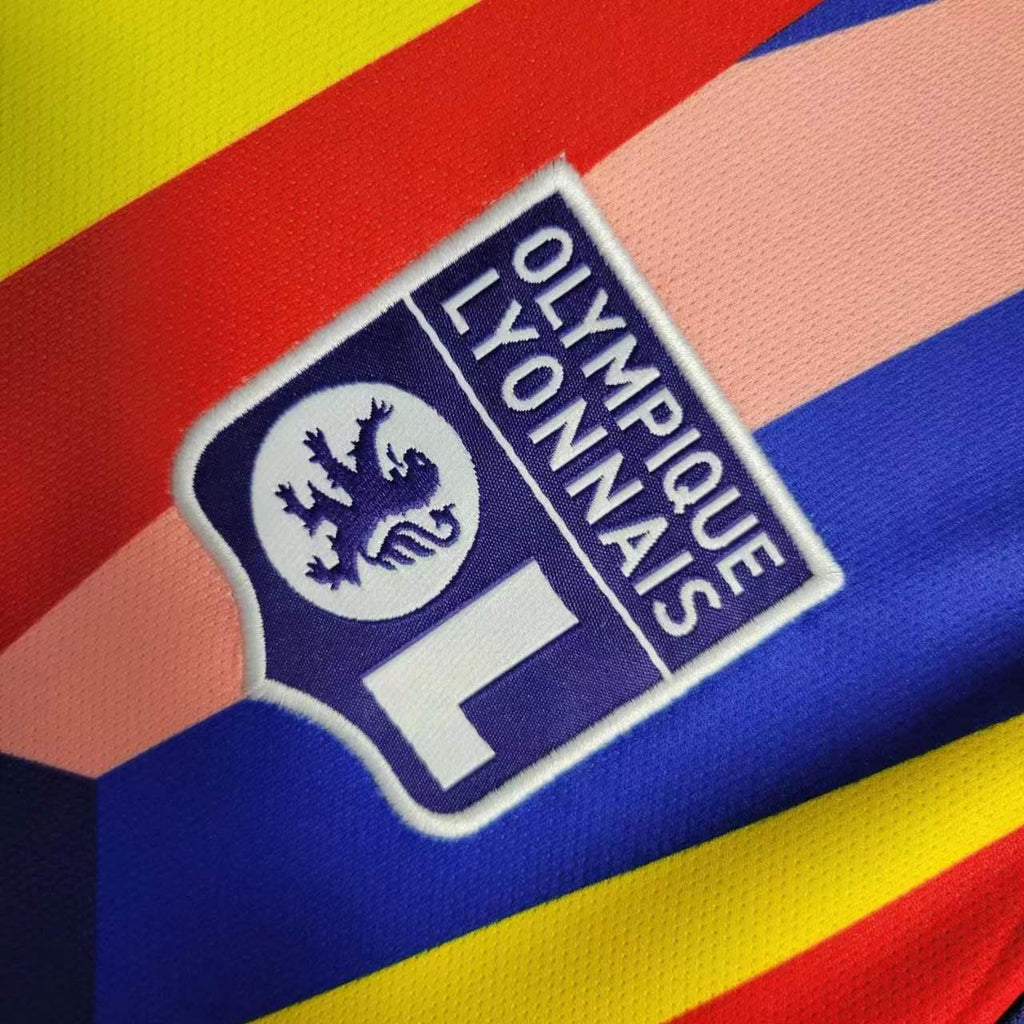 Maillot de football Lyon Concept 2023-24 de la marque Le 12 -ème Maillot, vue de face avec logo et détails du design.