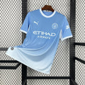 Maillot Manchester City 2026-27 de la marque Le 12 -ème Maillot, vue de face, avec logo et détails du maillot.