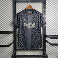Maillot Paris Saint-Germain saison 2023-2024 édition spéciale, marque Le 12 -ème Maillot, devant avec logo et détails du design