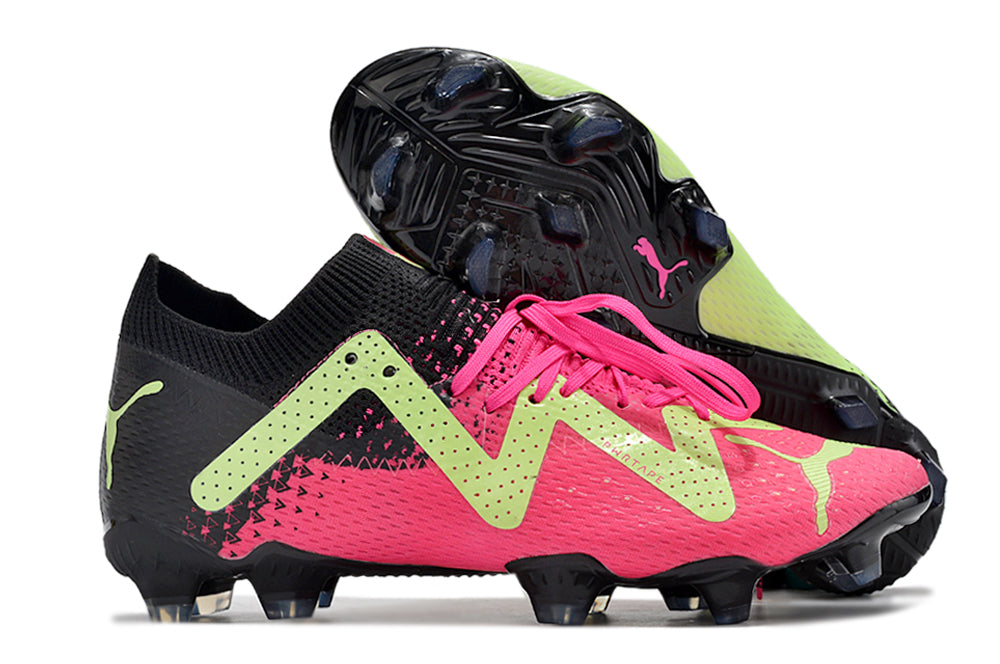 Crampons Future Ultimate FG de Le 12 -ème Maillot, vue de face avec pointes en acier pour football en extérieur.