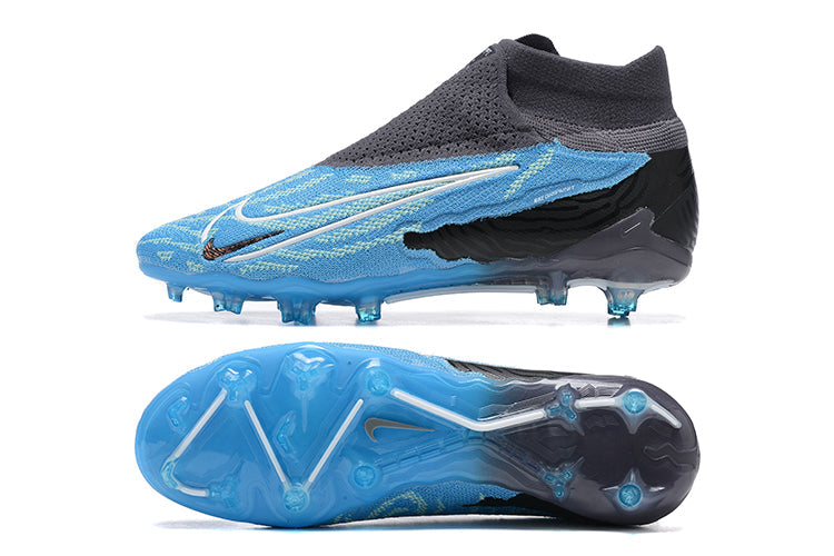 Crampons Phantom GX Elite FG de Le 12 -ème Maillot, montrant les pointes en acier, adaptés pour l'alpinisme et la randonnée.