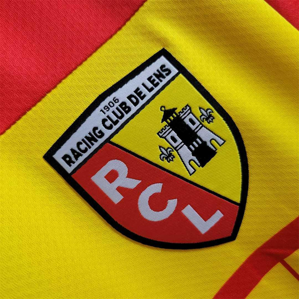 Maillot Le 12 -ème Maillot Lens 2022-23, maillot de football avec logo et design officiel, porté par un joueur.